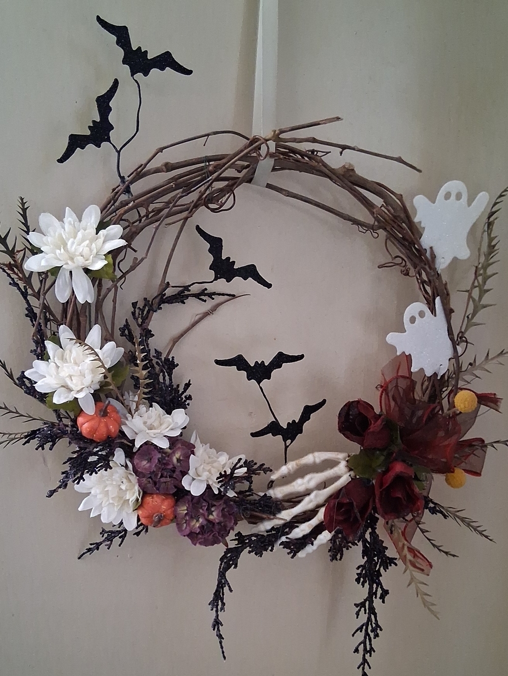 Halloween Floral Grapevine Wreath with White Ghosts and Bats